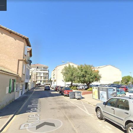 Le Tribord - F2 duplex avec balcon à 30 m de la plage Palavas-les-Flots Esterno foto