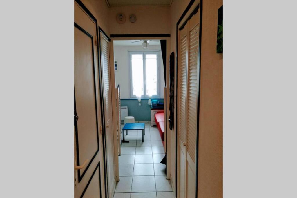 Le Tribord - F2 duplex avec balcon à 30 m de la plage Palavas-les-Flots Esterno foto