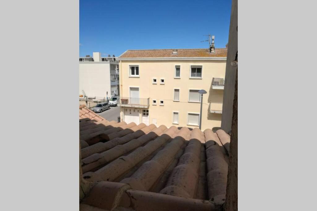 Le Tribord - F2 duplex avec balcon à 30 m de la plage Palavas-les-Flots Esterno foto