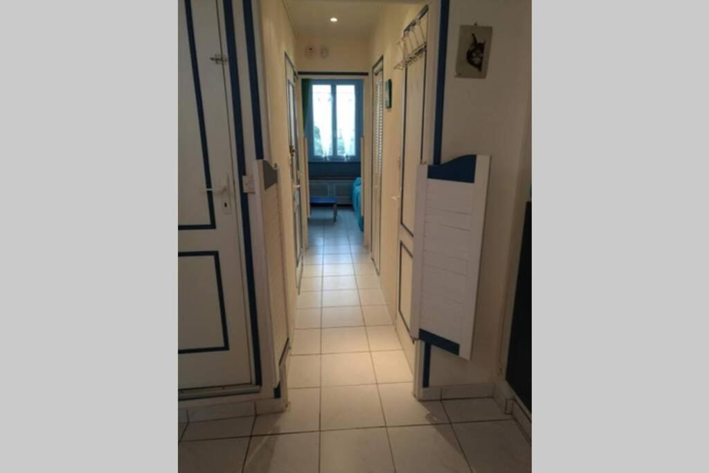 Le Tribord - F2 duplex avec balcon à 30 m de la plage Palavas-les-Flots Esterno foto